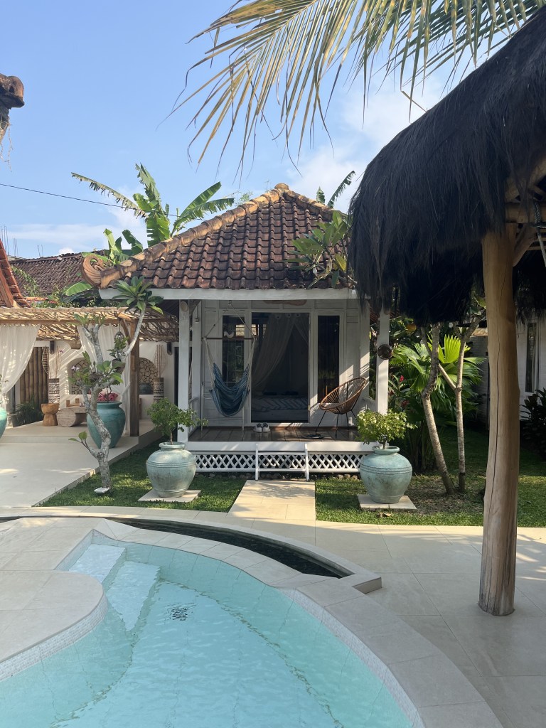 Bungalow tropical avec piscine