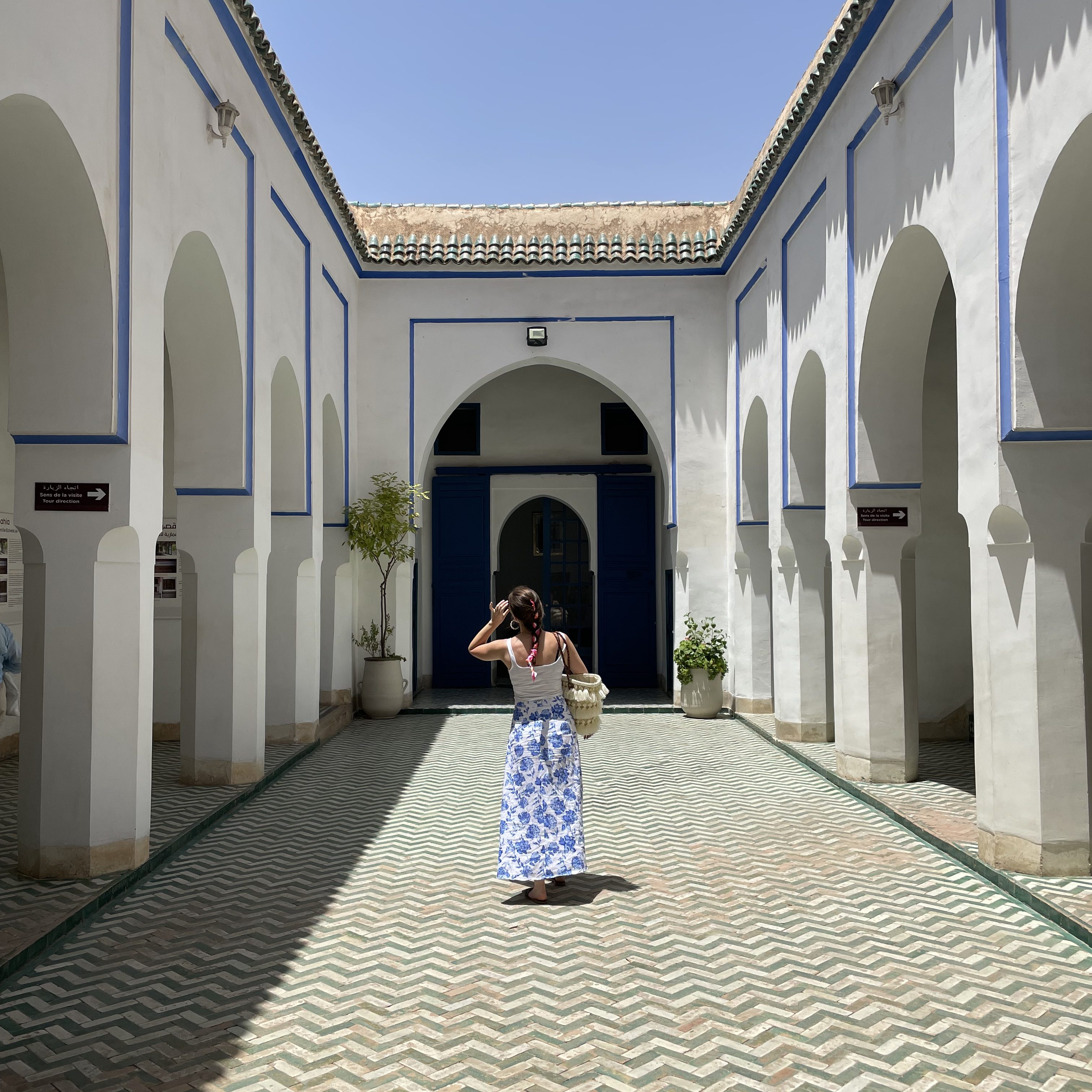 femme dans un palais marocain