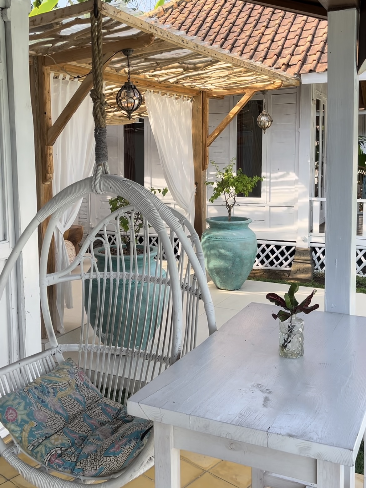 Fauteuil balançant blanc
