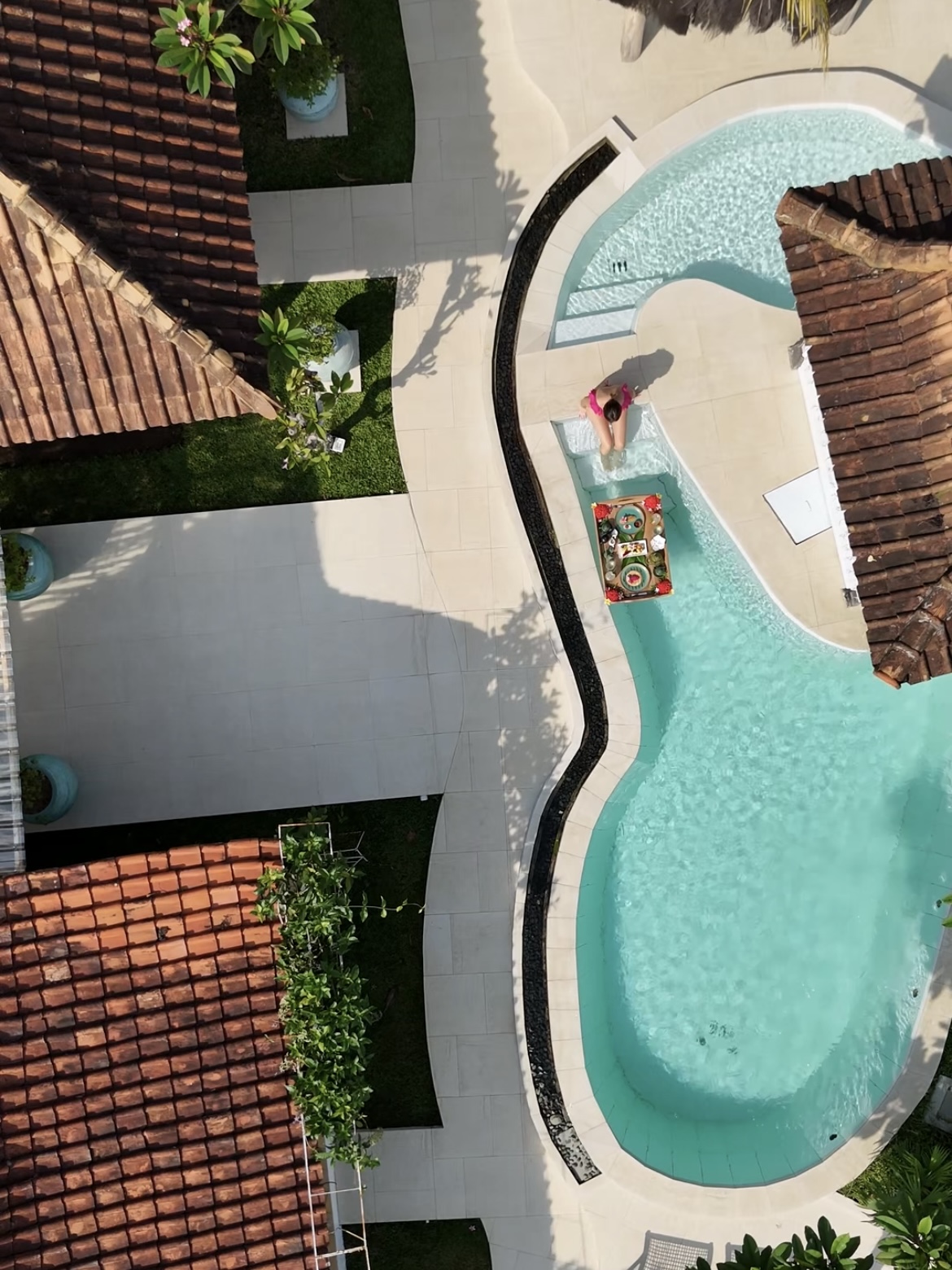 piscine vue du ciel